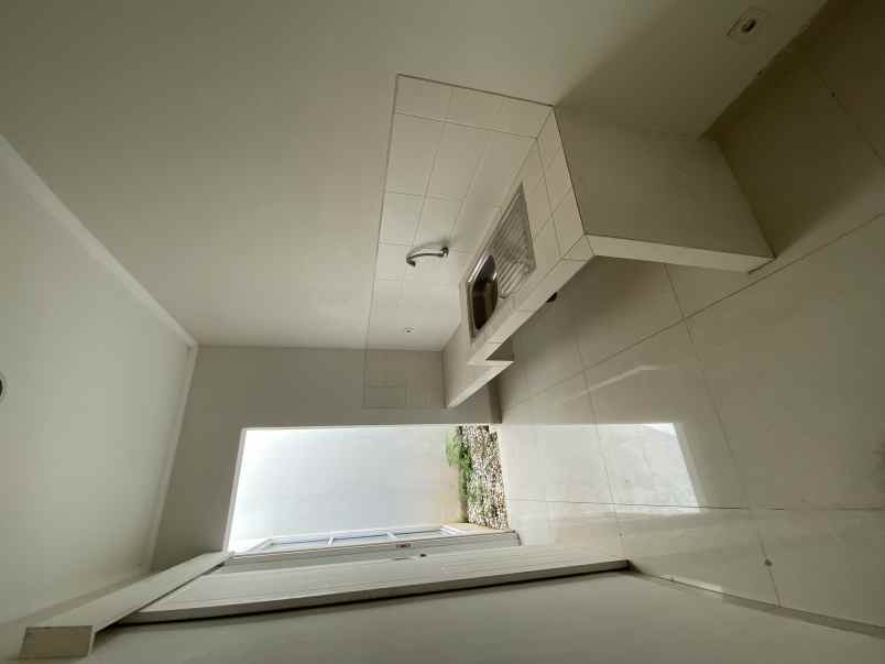 dijual rumah cluster whitsand greenwich