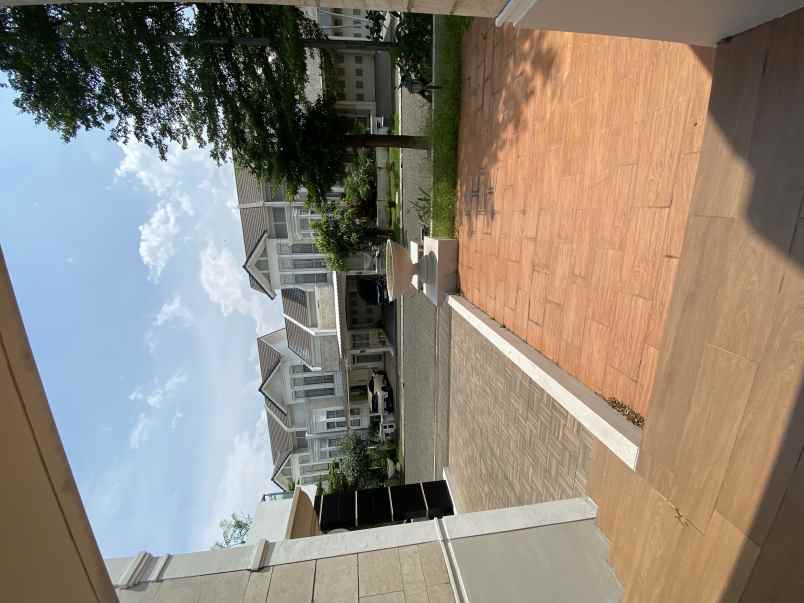 dijual rumah cluster whitsand greenwich