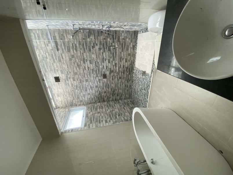 dijual rumah cluster whitsand greenwich