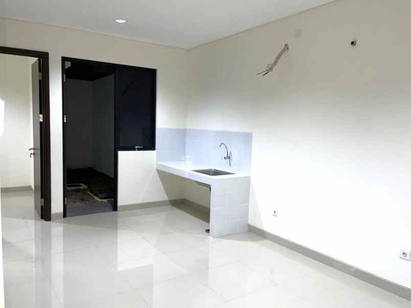dijual rumah cluster yarra jgc jakarta