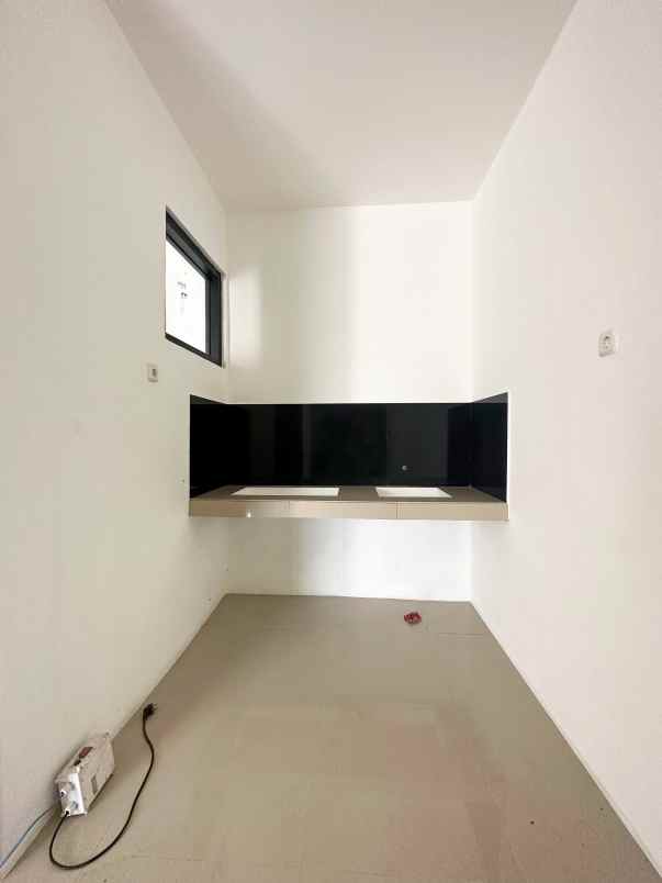 dijual rumah condet
