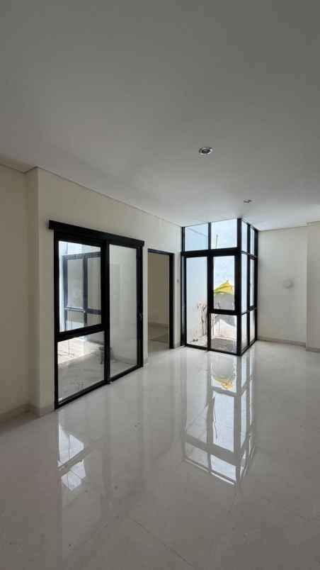 dijual rumah condongcatur