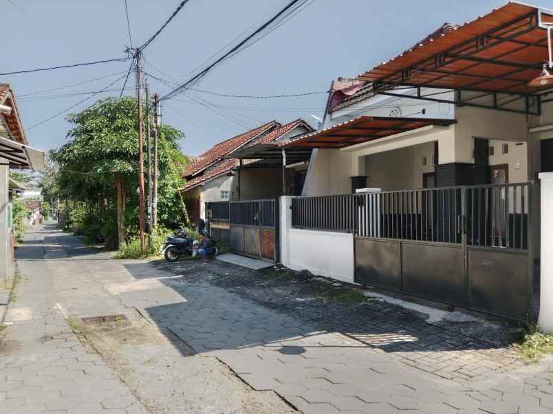 dijual rumah dekat kampus upn