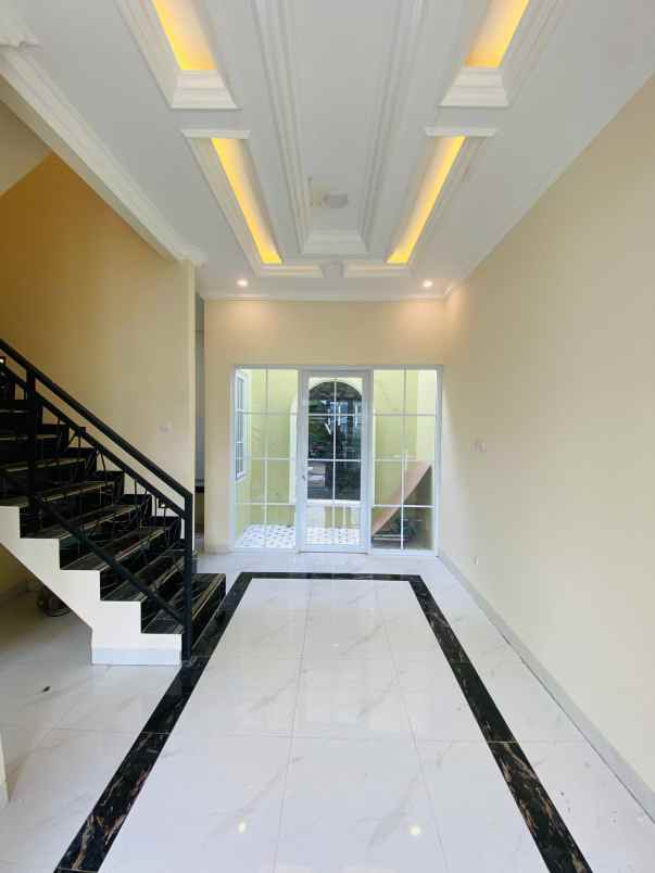 dijual rumah depan alun alun gdc depok