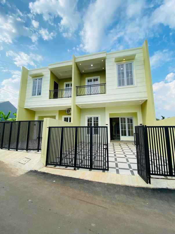 dijual rumah depan alun alun gdc depok