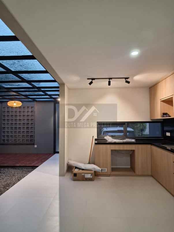 dijual rumah design villa di serpong garden