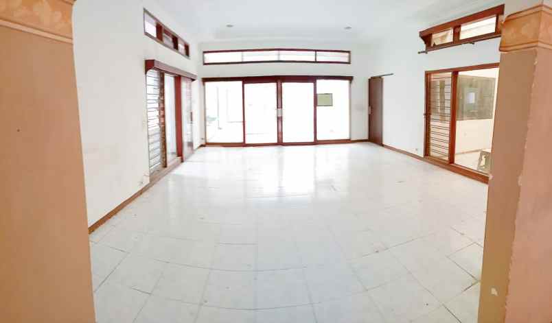 dijual rumah dharmahusada