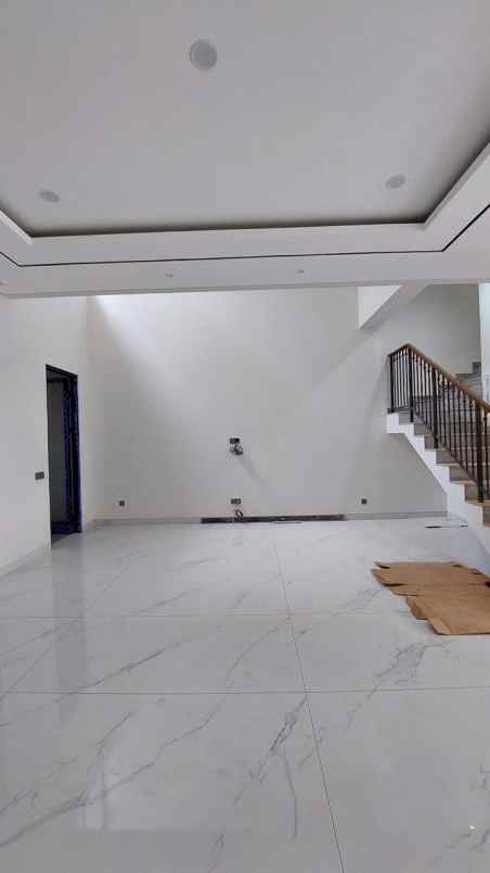 dijual rumah dharmahusada indah