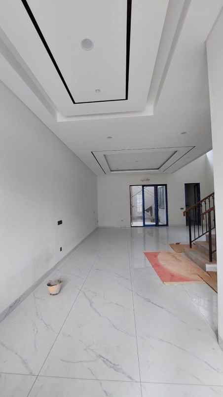 dijual rumah dharmahusada indah