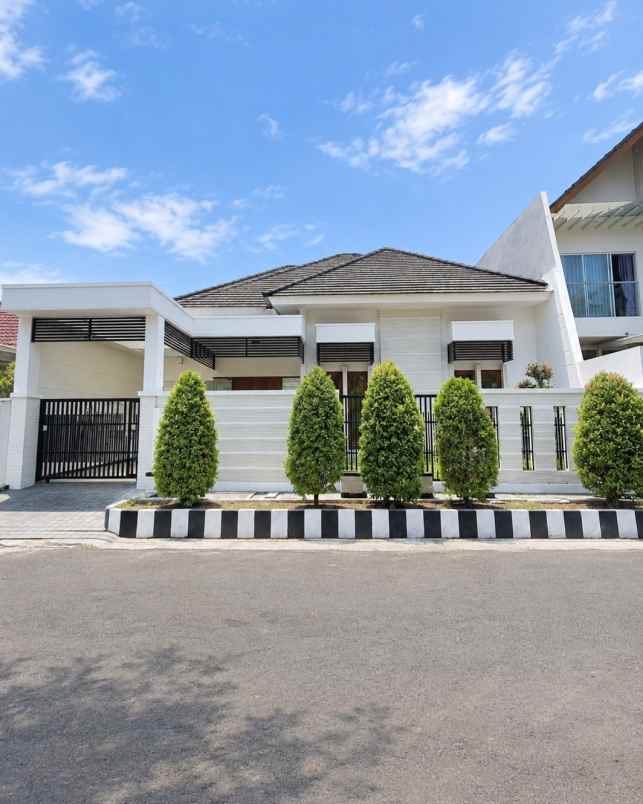 dijual rumah dharmahusada indah mulyorejo