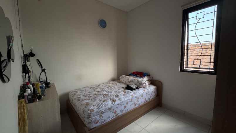 dijual rumah di komplek puri agung lestari beji depok
