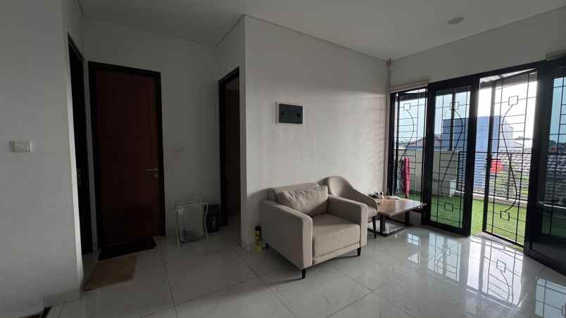 dijual rumah di komplek puri agung lestari beji depok