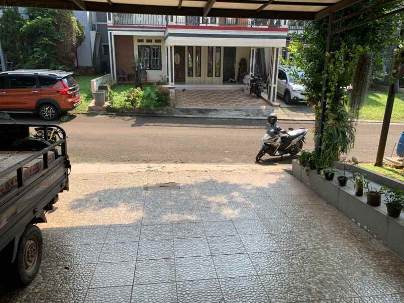 dijual rumah di legenda wisata cibubur