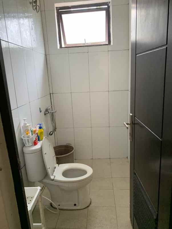 dijual rumah di legenda wisata cibubur