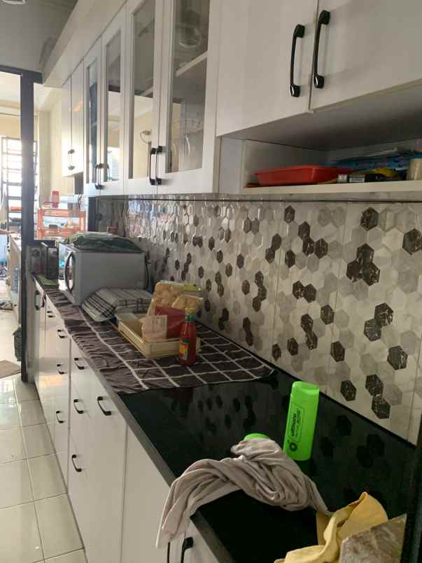 dijual rumah di legenda wisata cibubur