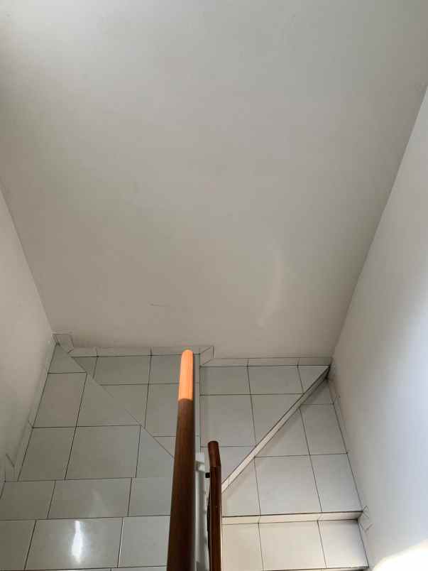 dijual rumah di legenda wisata cibubur