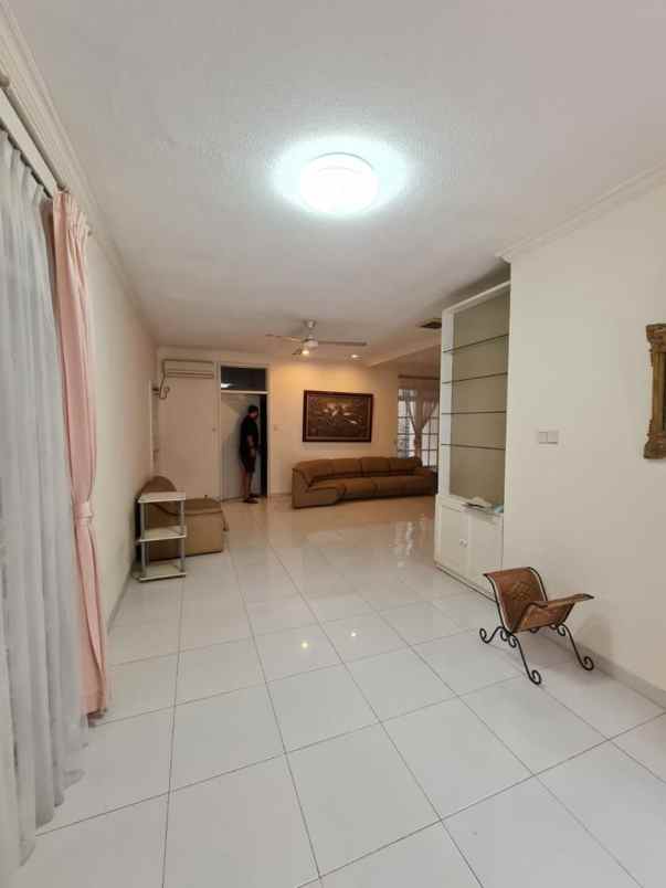 dijual rumah di pancoran jakarta selatan