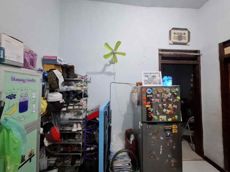 dijual rumah di pusat kota jember jl kenanga