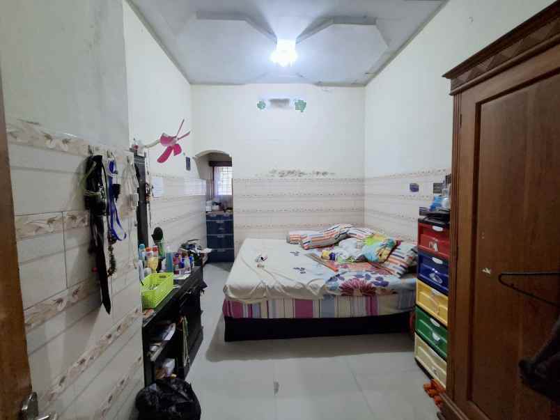 dijual rumah di pusat kota jember jl kenanga