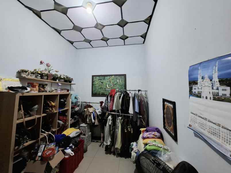 dijual rumah di pusat kota jember jl kenanga