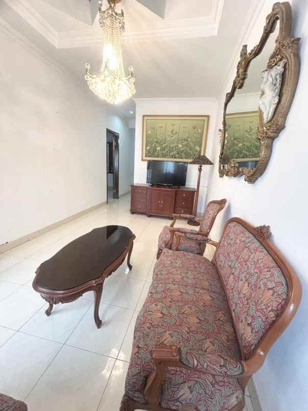 dijual rumah di raffles hills cibubur