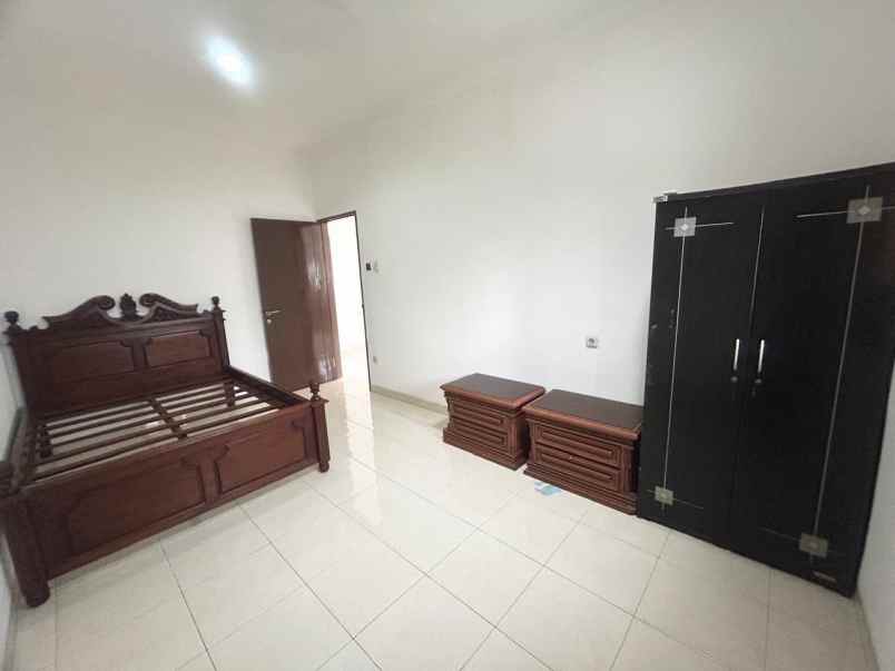 dijual rumah di raffles hills cibubur