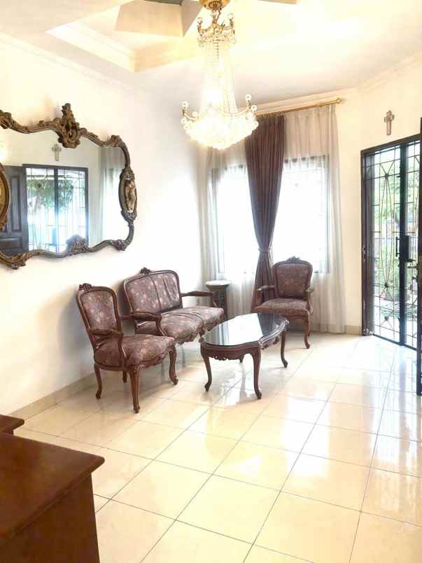 dijual rumah di raffles hills cibubur