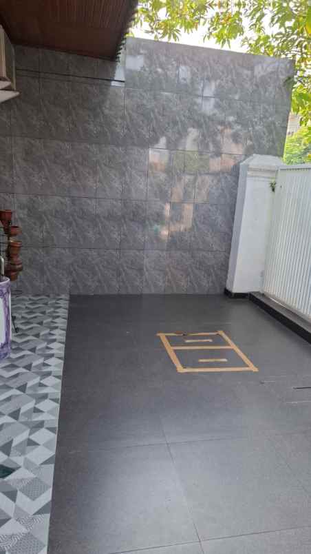 dijual rumah dukuh kupang