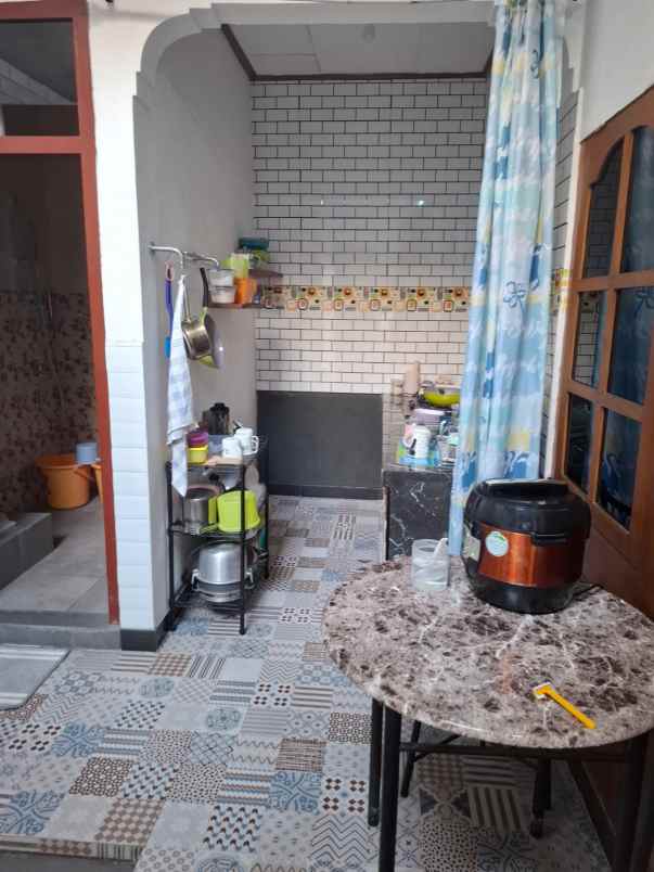 dijual rumah dukuh kupang