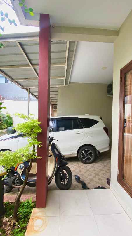 dijual rumah duren sawit
