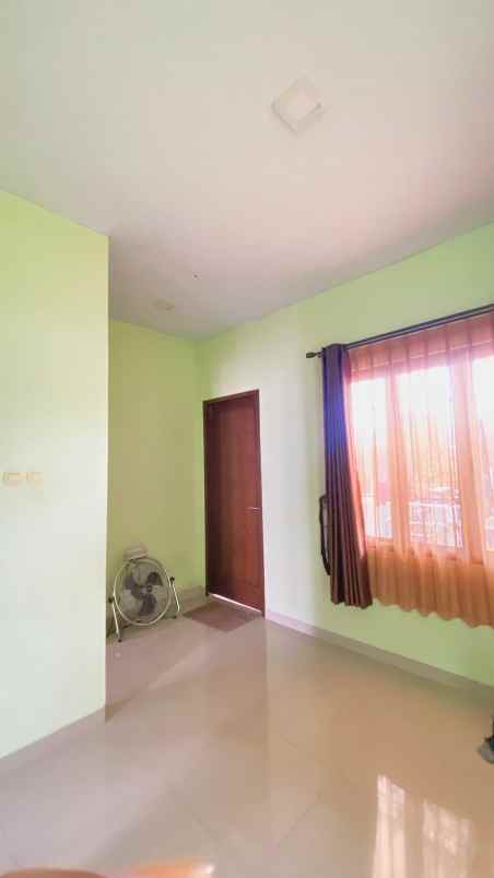 dijual rumah duren sawit