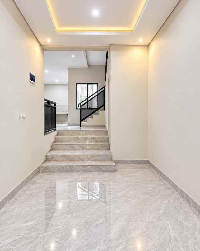 dijual rumah duren sawit