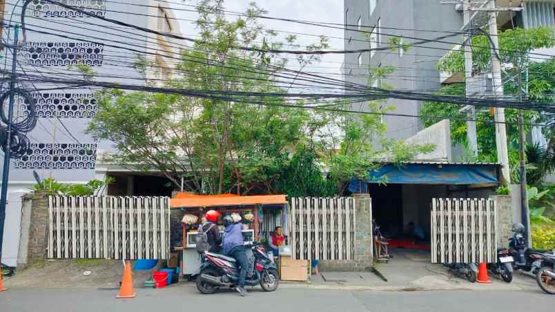 dijual rumah embong kaliasin genteng