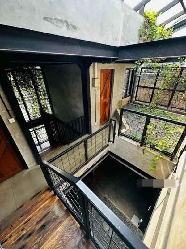 dijual rumah emerald bintaro