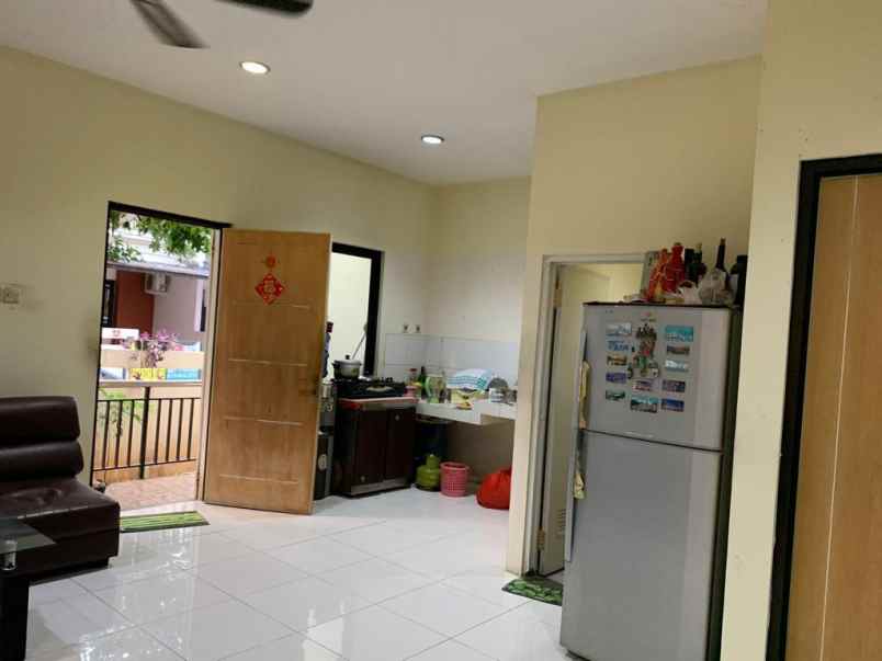 dijual rumah gading griya