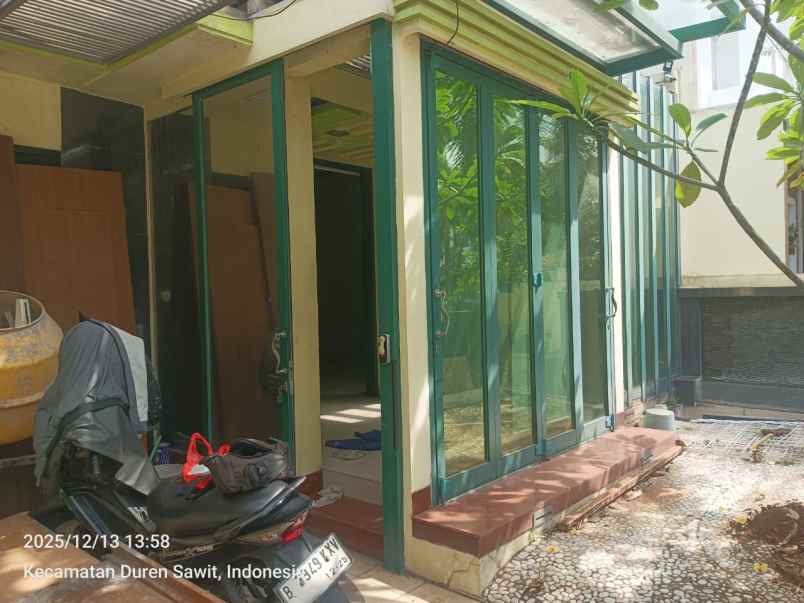 dijual rumah galaxy