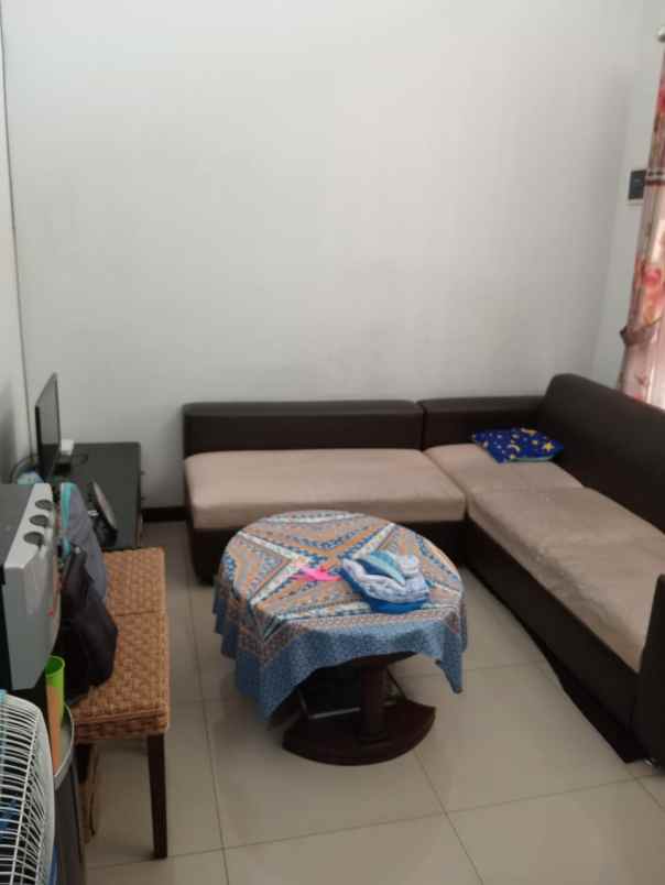 dijual rumah gedawang