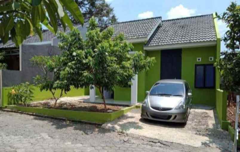 dijual rumah gedawang