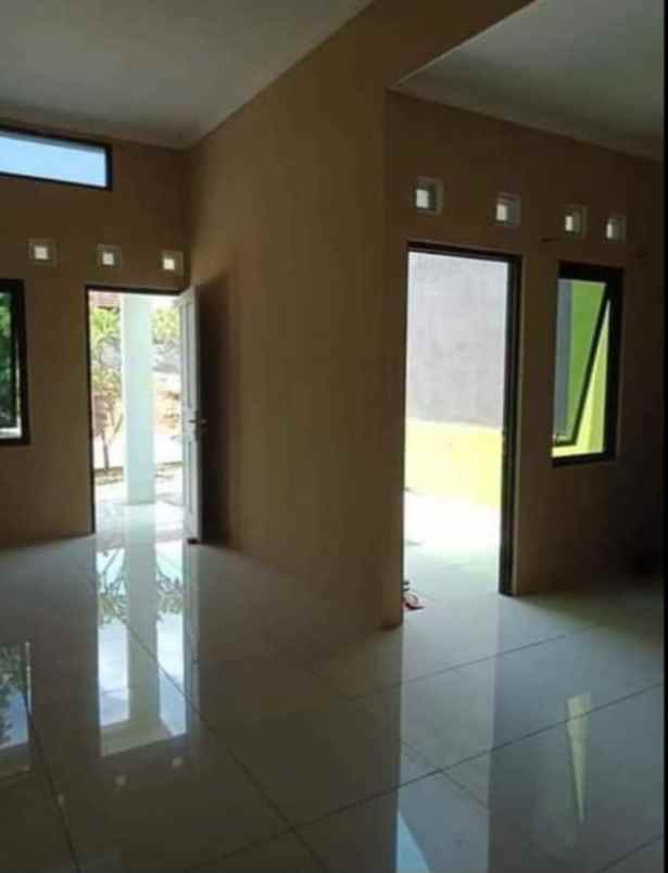 dijual rumah gedawang