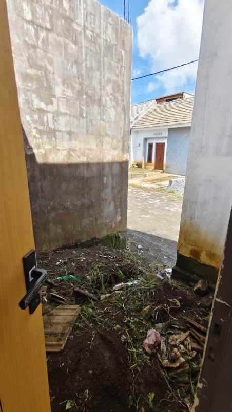 dijual rumah genitri kedungrejo pakis