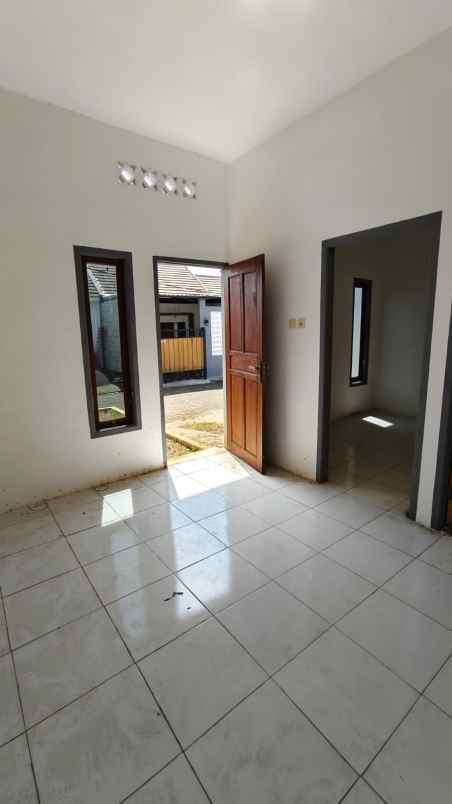 dijual rumah genitri kedungrejo pakis