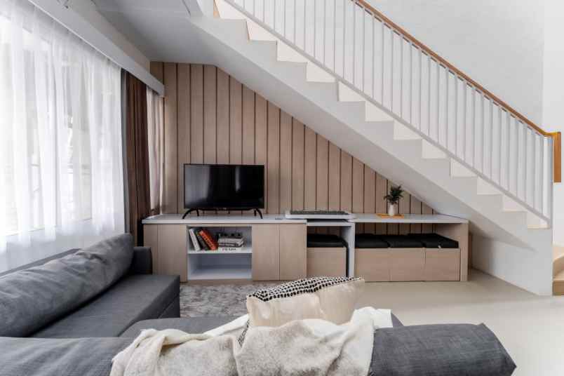 dijual rumah gg bakti jl aria putra