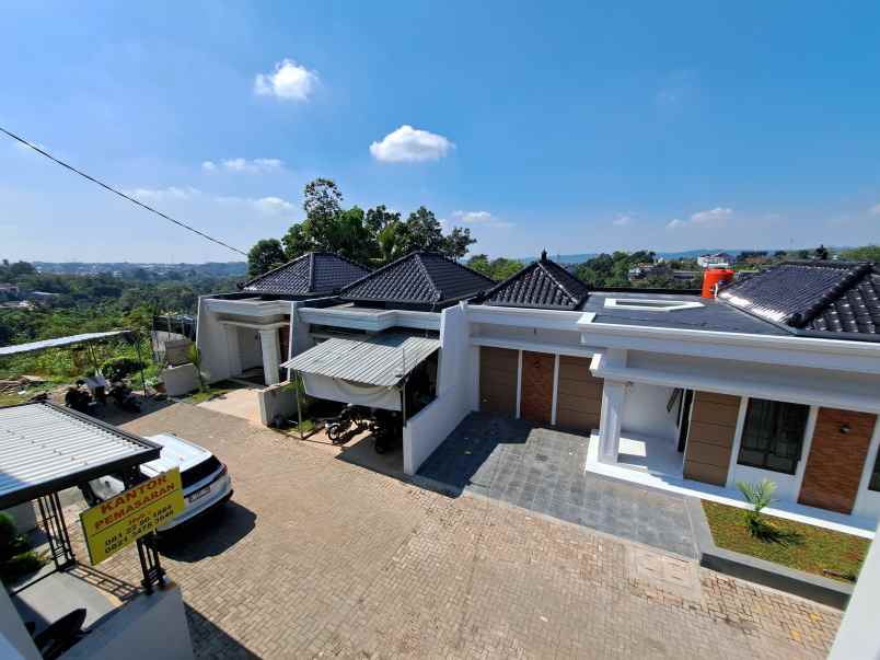 dijual rumah grafika utama