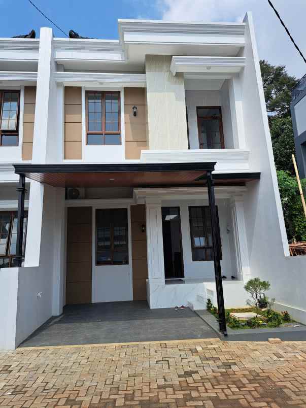 dijual rumah grafika utama