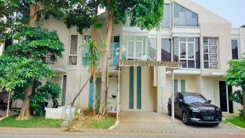 dijual rumah grand island pakuwon city