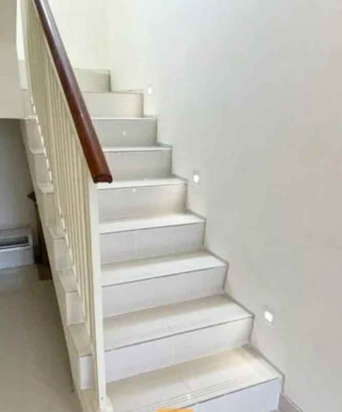 dijual rumah grand pakuwon tandes