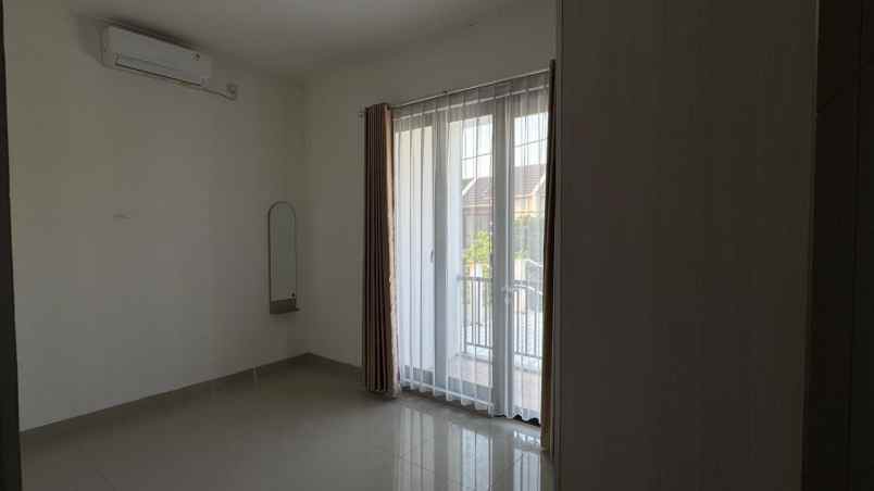 dijual rumah green ara residence