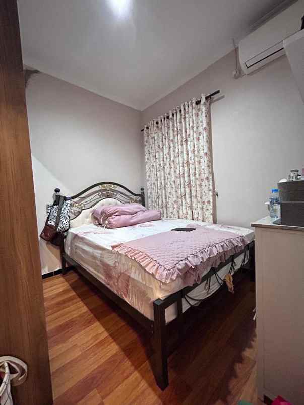 dijual rumah griya medoho asri