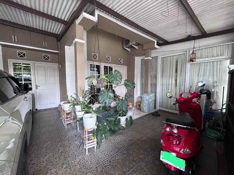 dijual rumah griya medoho asri