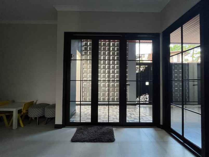 dijual rumah griya winays